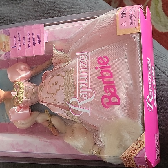 Vintage Rapunzel Barbie - Picture 4 of 8